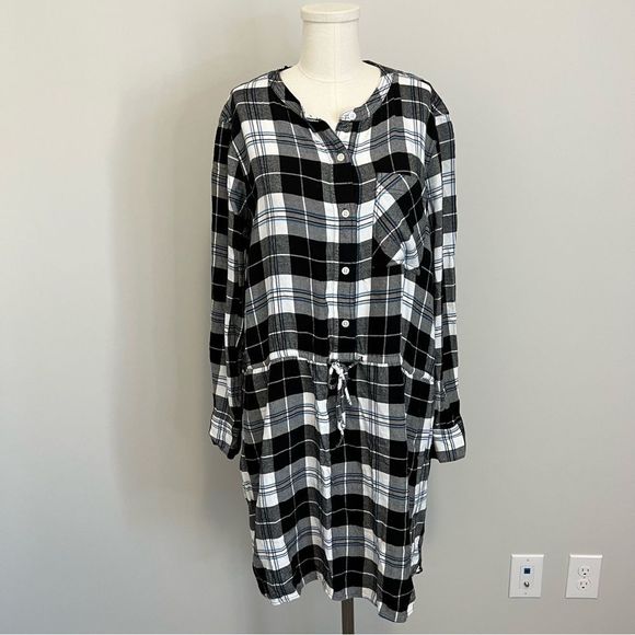 GAP Dresses & Skirts - Gap Half Button Black and White Plaid Shirt Dress